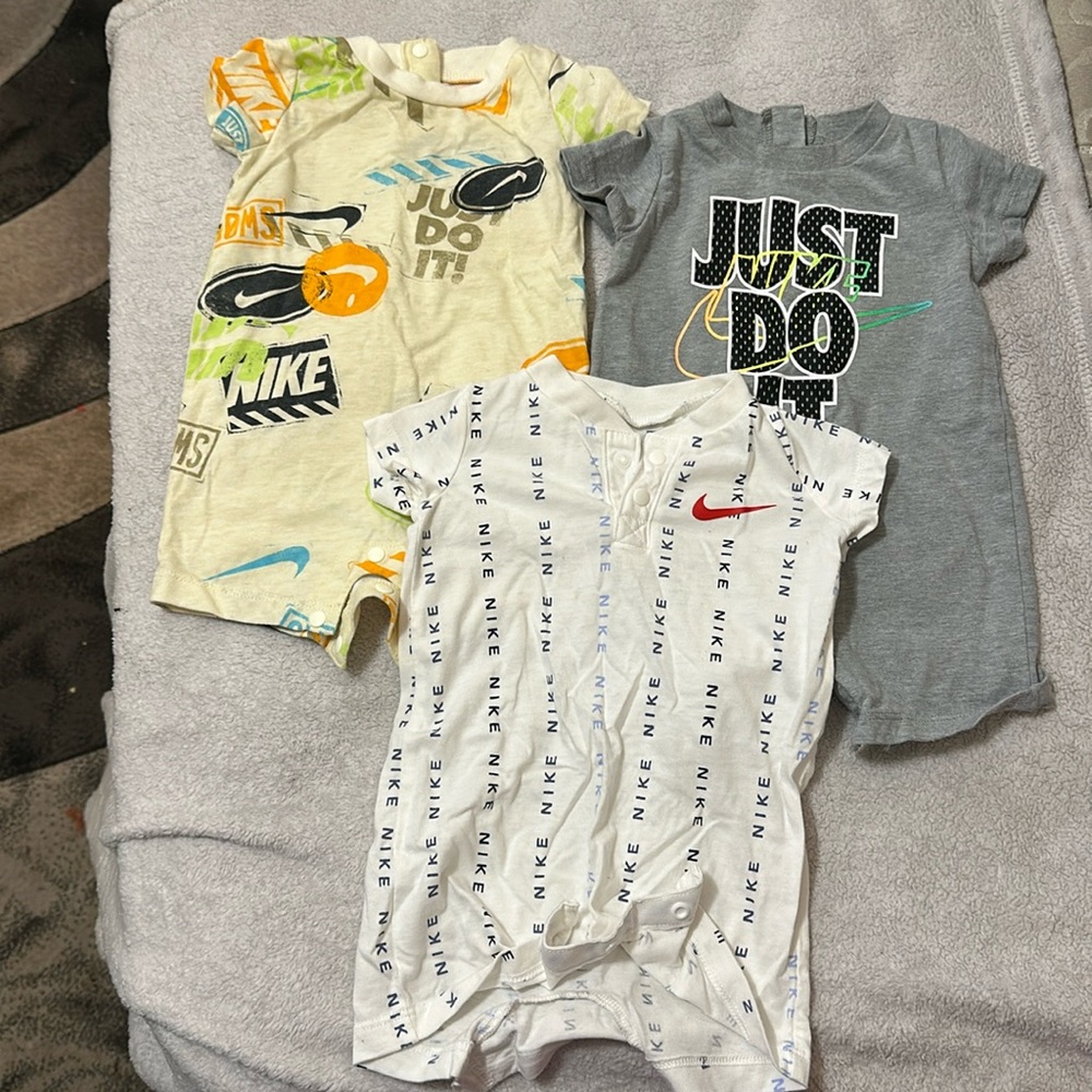 Cute nike rompers size 3 months